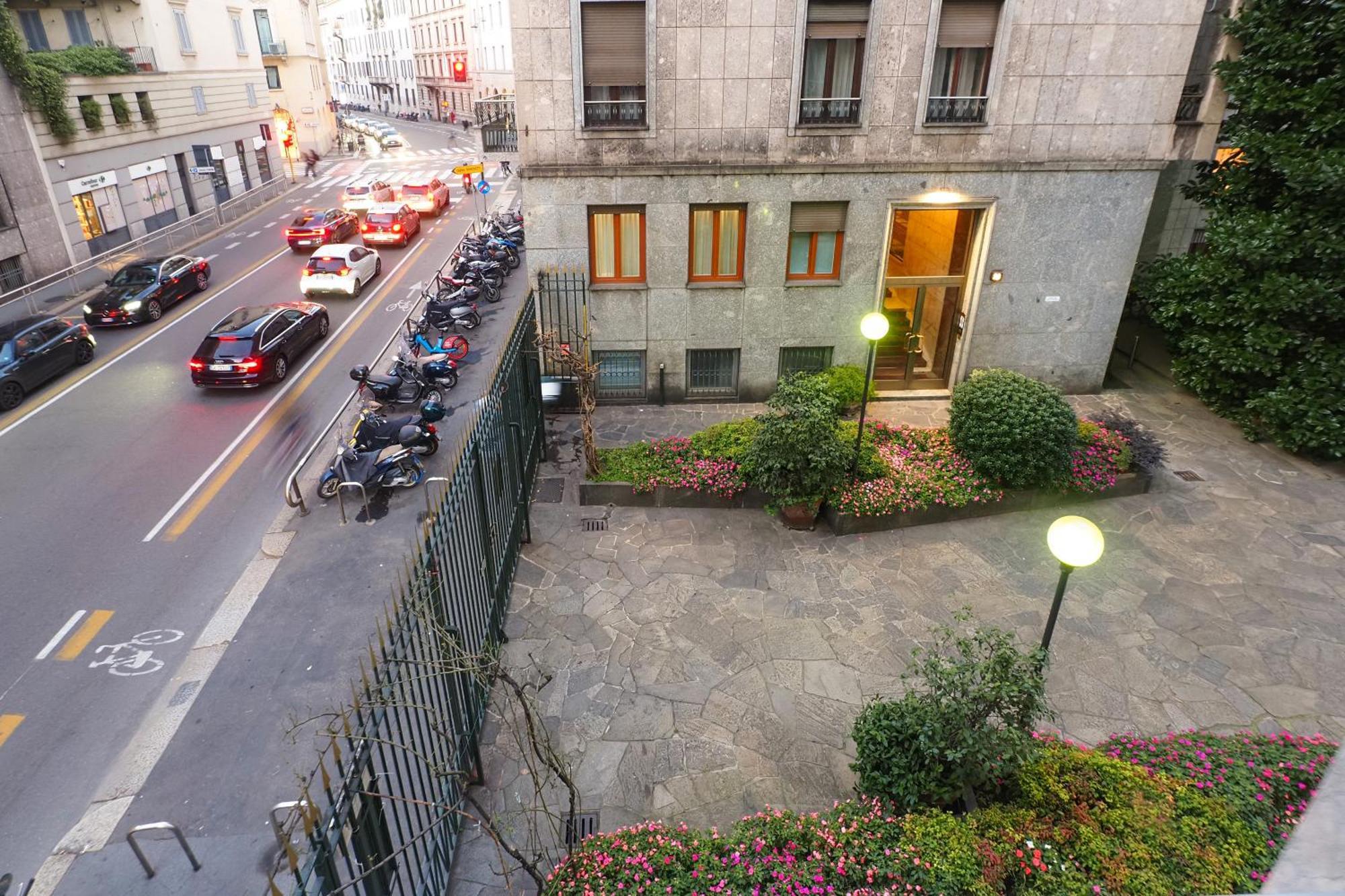 Contempora Apartments - Visconti Di Modrone Милан Экстерьер фото